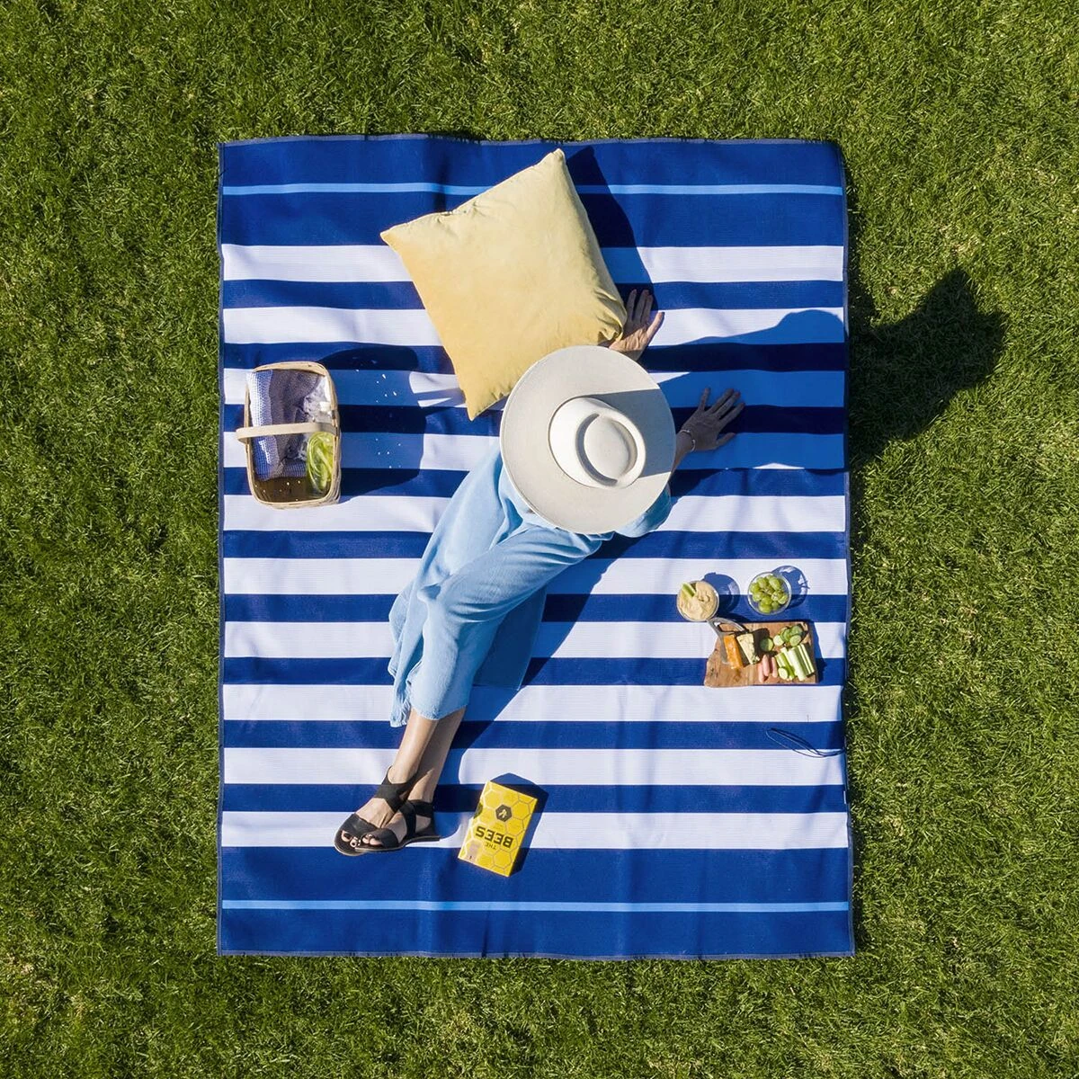 NRS CGear Sandlite Sand-Free Mat 1 NRS CGear Sandlite Sand-Free Mat